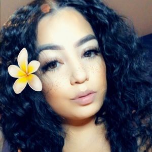 Meet your Posher, Mariela